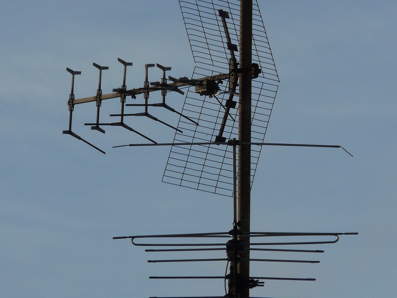 antenna, watch tv, radio